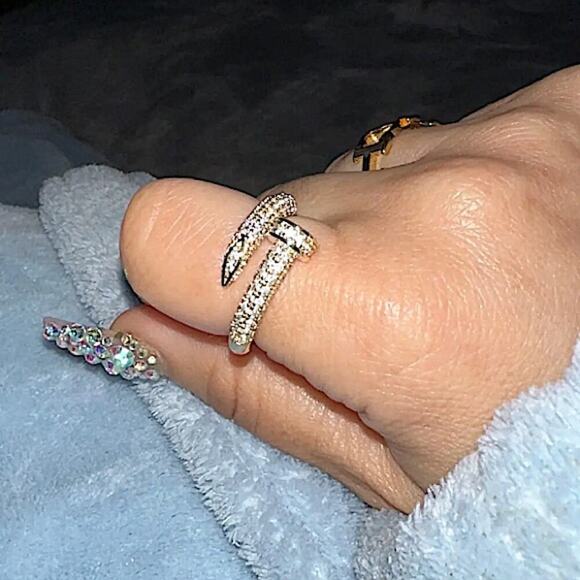 Silver Cubic Zircon Nail Screw Ring - Picture 11 of 11